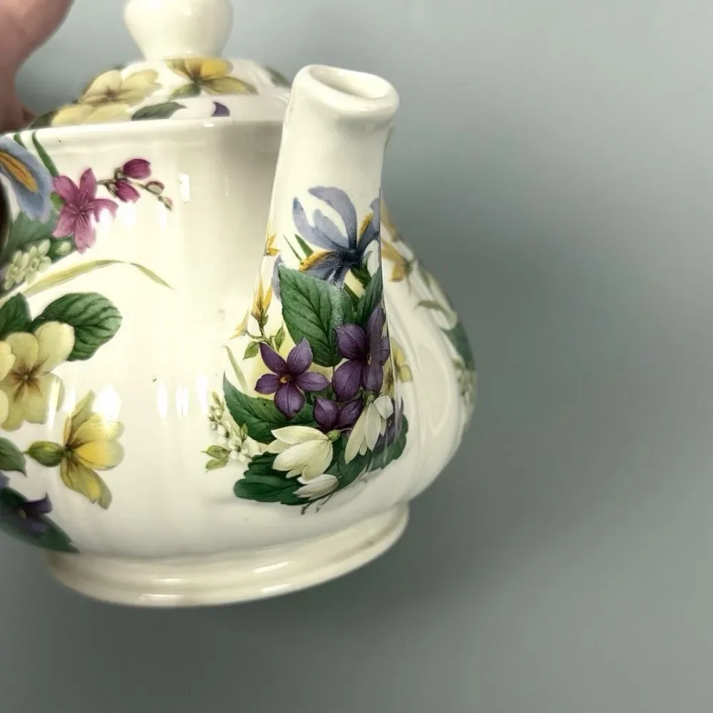 Sadler Duchess Pattern Teapot England Porcelain Violets Flowers 32oz Vintage